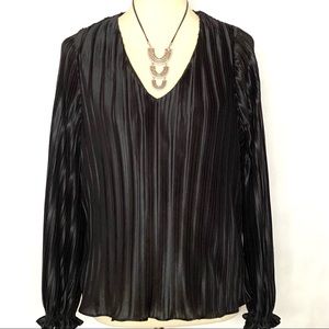 👀HOST PICK👀 NWT ASTR The Label Holly Pleated Top